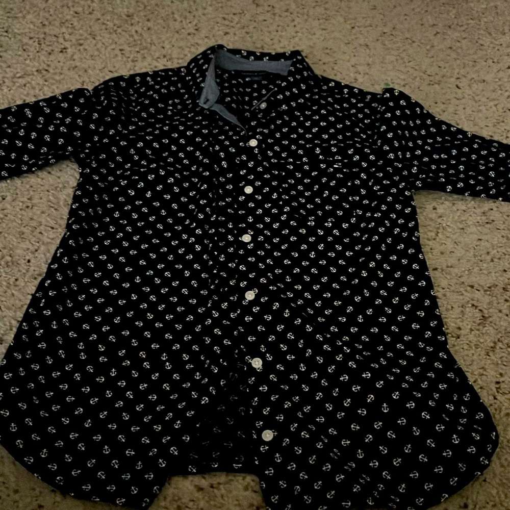 Women’s extra small, almost new Tommy Hilfiger shirt
